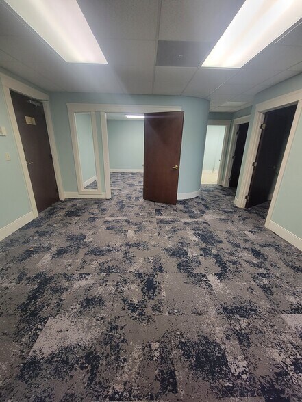 More Photos Of 208 S Beach St, Daytona Beach Office For Lease