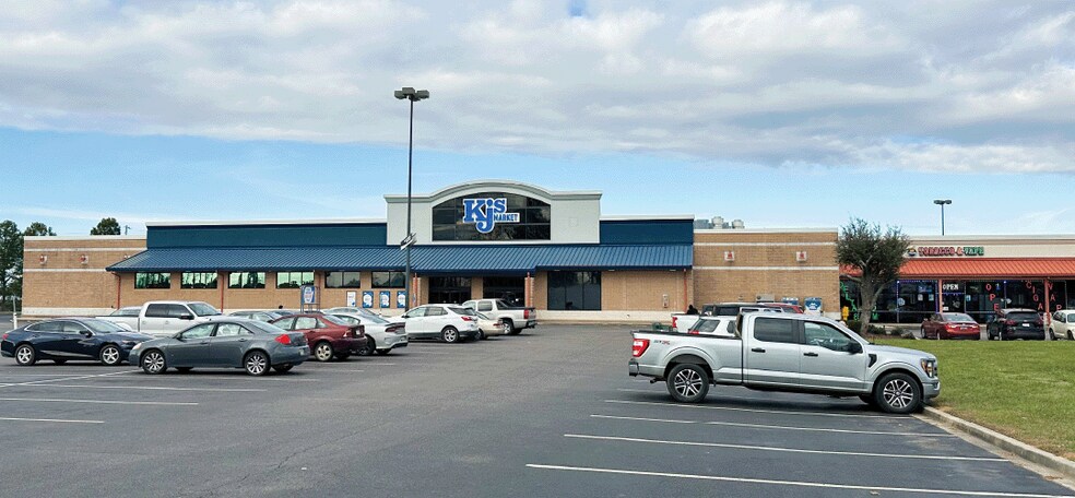 More Photos Of 155 Carolina Sq, Edgefield Supermarket For Sale