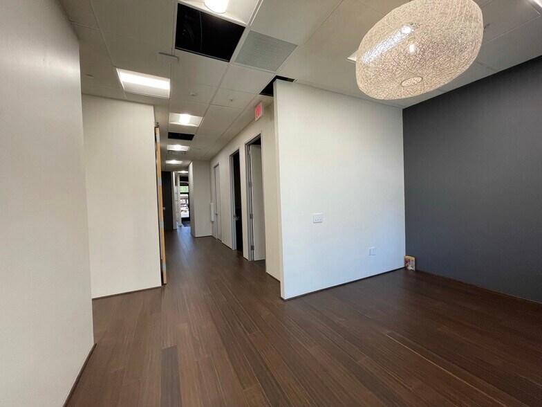 More Photos Of 8165 E Indian Bend Rd, Scottsdale Medical For Lease