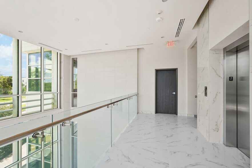 More Photos Of 1140 Enclave Pky, Houston Medical For Sale