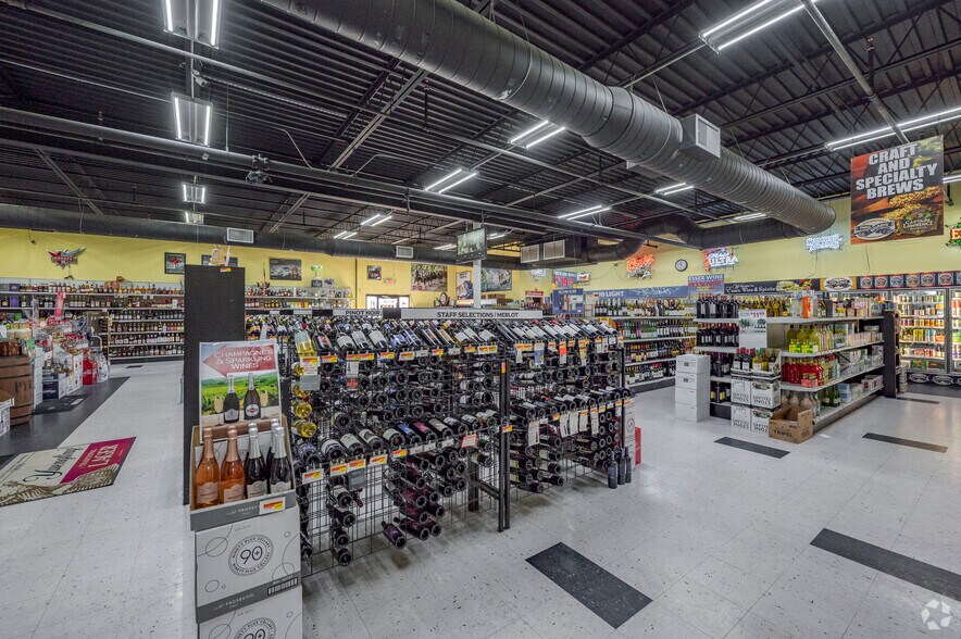 More Photos Of 125 Westbrook Rd, Essex Storefront For Sale