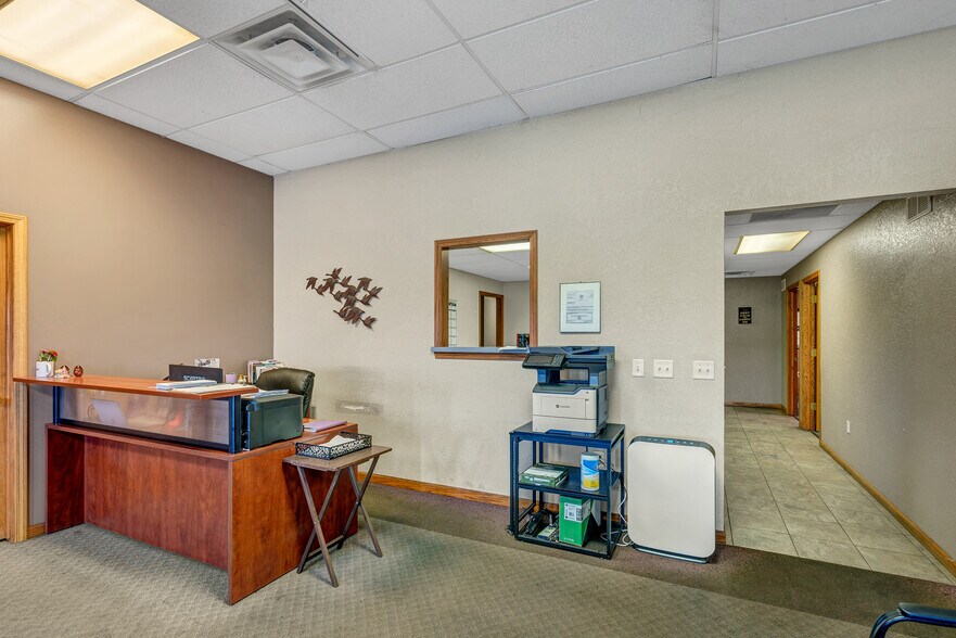More Photos Of 1800 SE 9th St, Newton Manufacturing For Sale