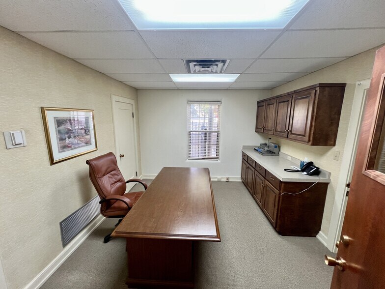 More Photos Of 620 4th St, Graham Office For Sale