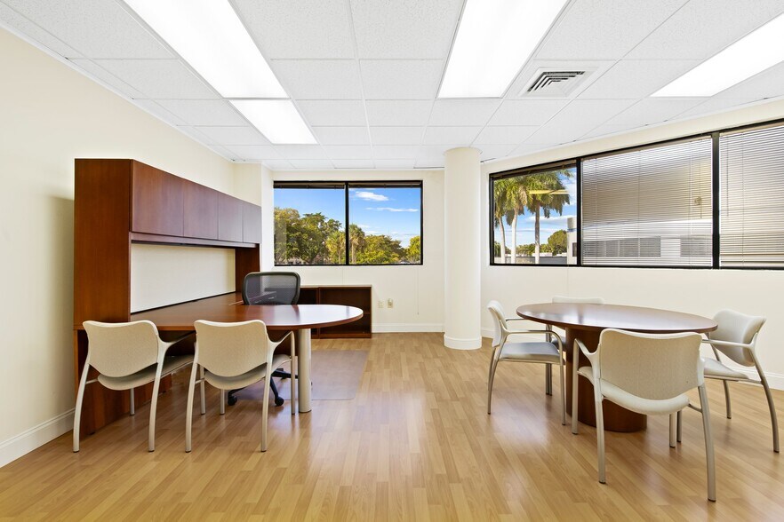 More Photos Of 3323 W Commercial Blvd, Fort Lauderdale Office For Sale