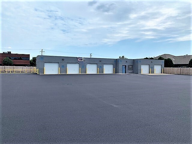 More Photos Of 328 Barney Dr, Joliet Self Storage For Sale