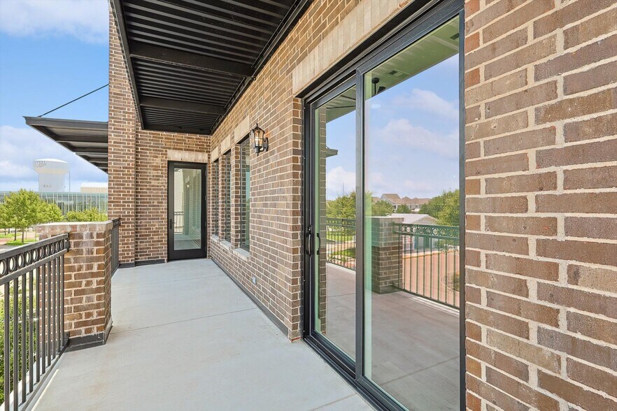 More Photos Of 767 W Main St, Coppell Storefront Retail Office For Sale