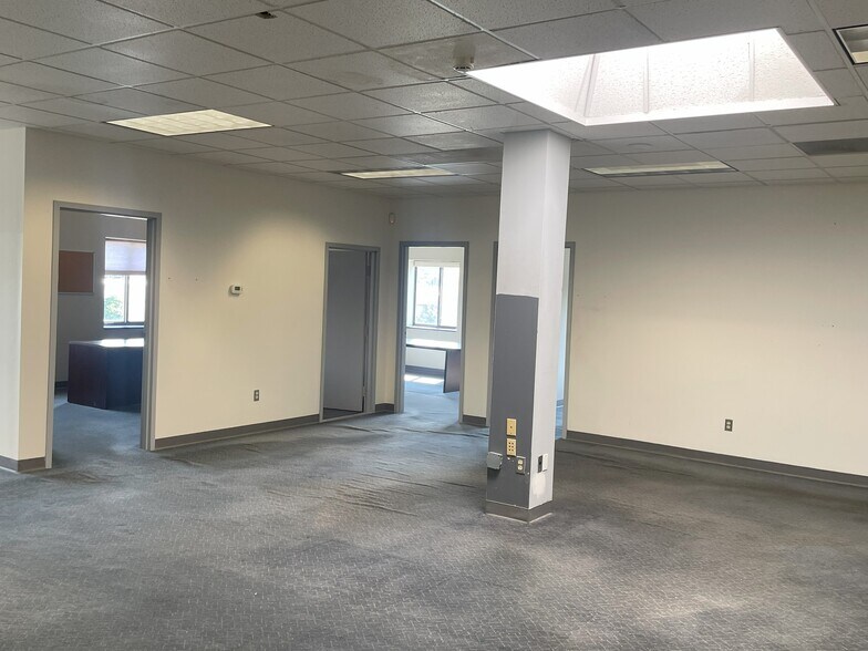 More Photos Of 41 Sequin Dr, Glastonbury Flex For Lease