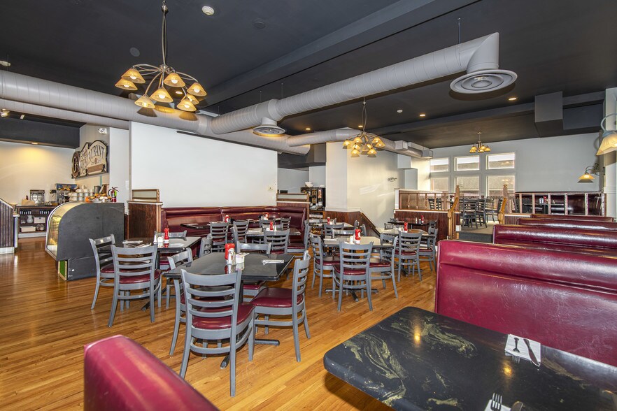 More Photos Of 32-34 Main St, Warwick Restaurant For Sale
