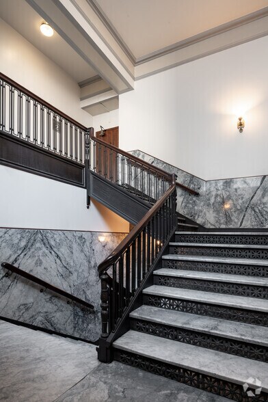 More Photos Of 1904 3rd Ave, Seattle Office For Lease