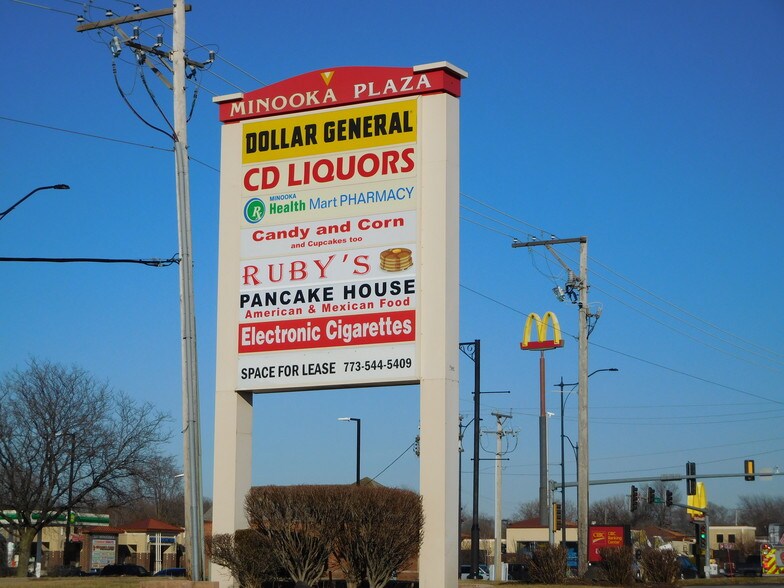 More Photos Of 506-522 W Mondamin St, Minooka General Retail For Lease