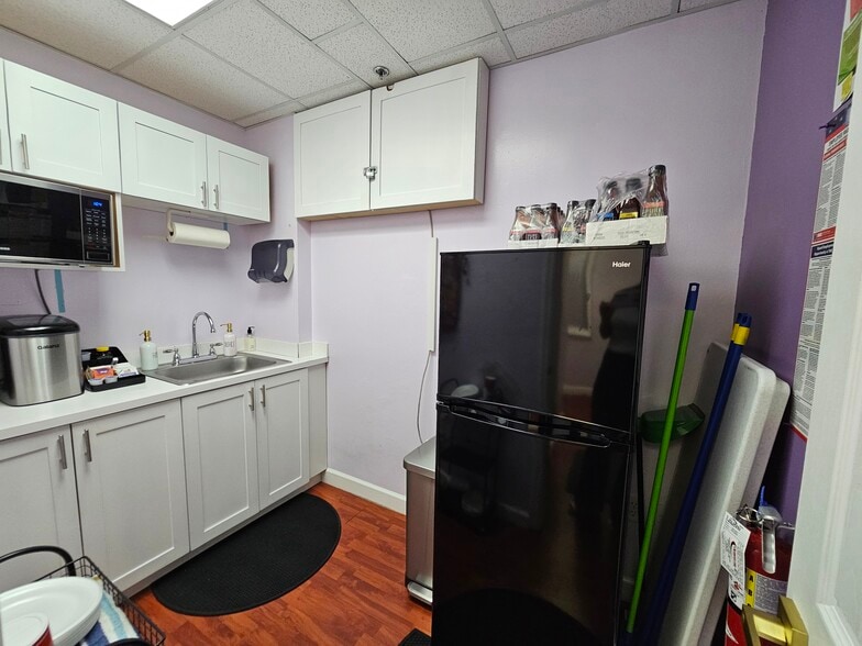 More Photos Of 12550 Biscayne Blvd, North Miami Medical For Sale