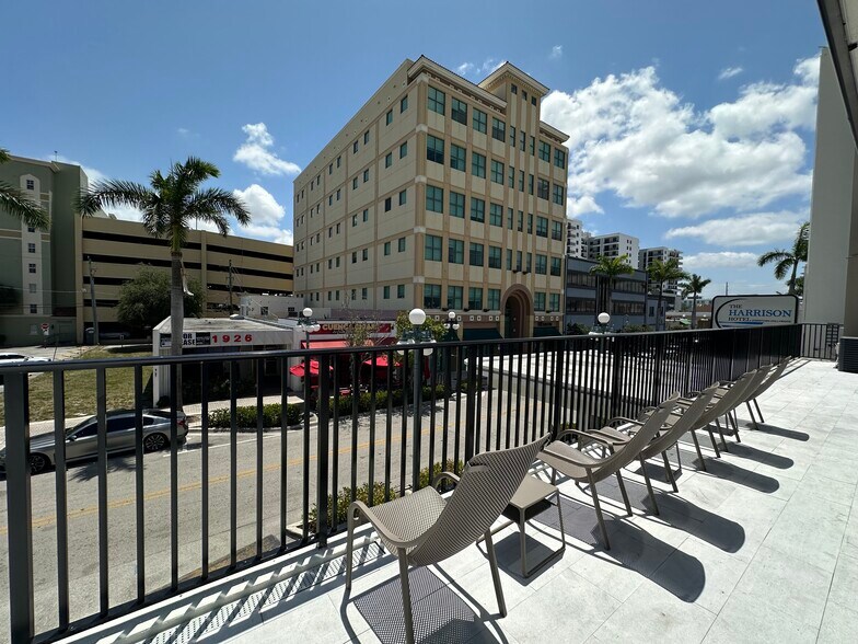 More Photos Of 1925 Harrison St, Hollywood Hotel For Lease