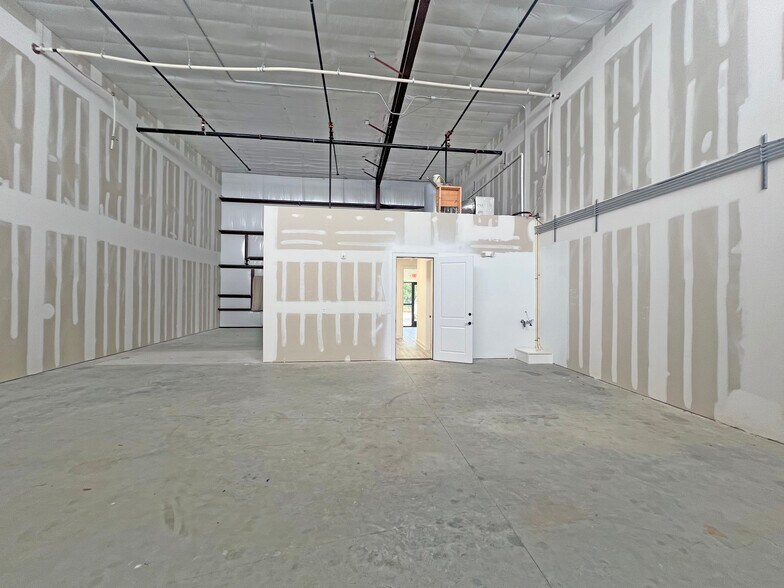 More Photos Of 26077 Nelson Way, Katy Light Distribution For Sale