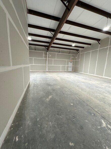 More Photos Of 71363 Thelma Ln, Covington Warehouse For Sale