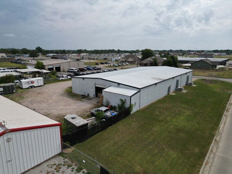 More Photos Of 204 S Hominy Ave, Skiatook Industrial For Sale