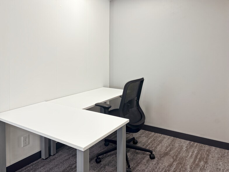 More Photos Of 1200 Valley West Dr, West Des Moines Coworking Space