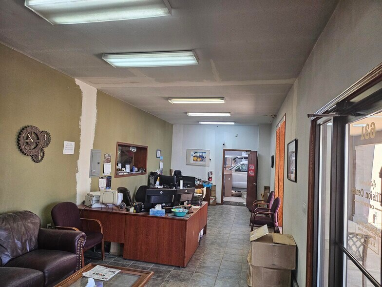 More Photos Of 631 Basin St SW, Ephrata Auto Repair For Sale