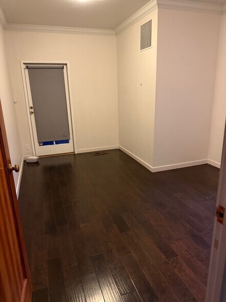 More Photos Of 2995 Woodside Rd, Woodside Medical For Lease