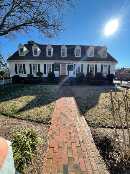 More Photos Of 307 S Salem St, Apex Office For Lease