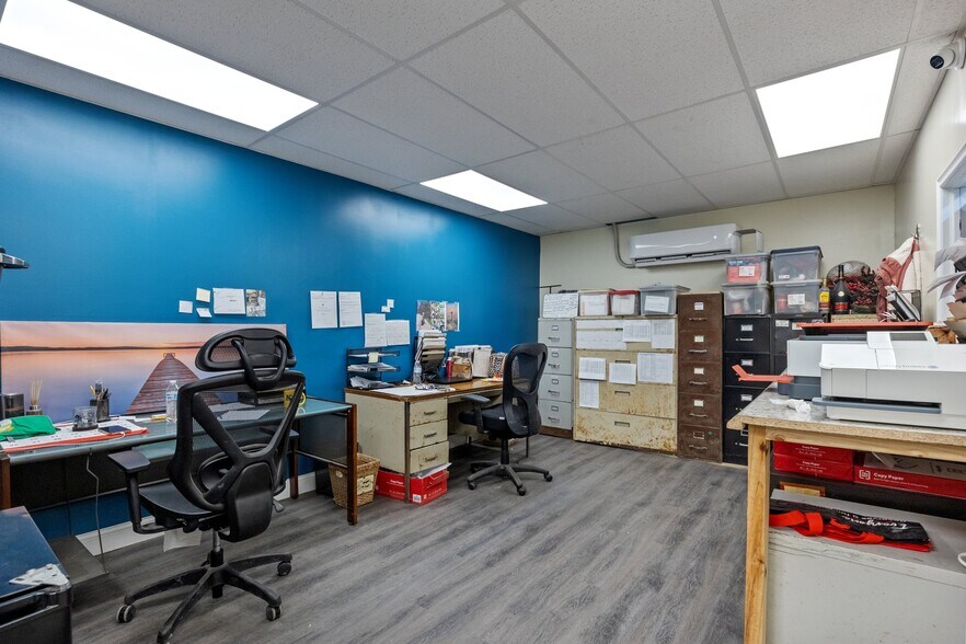 More Photos Of 4465 Castor Ave, Philadelphia Service For Sale