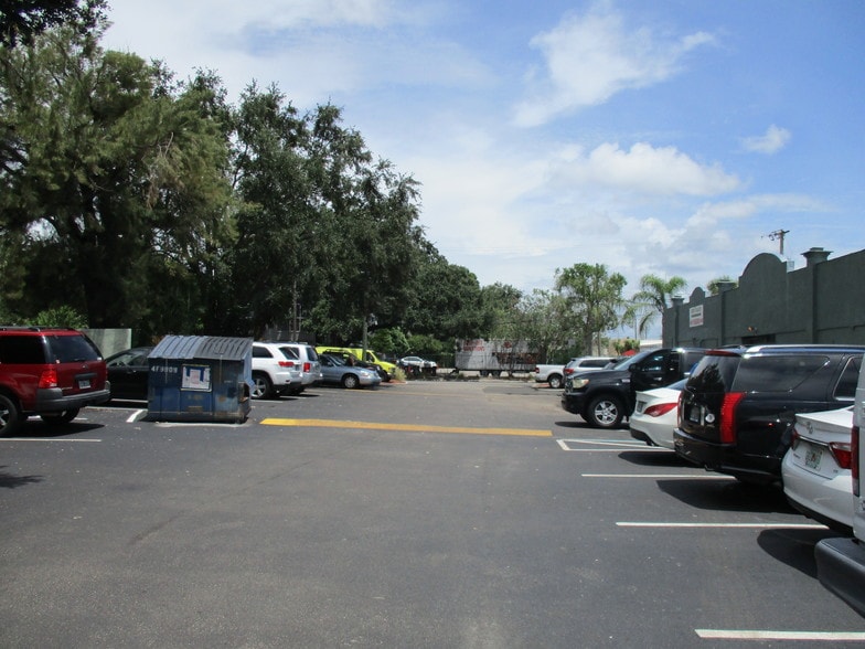 More Photos Of 2817-2825 S Macdill Ave, Tampa Unknown For Lease