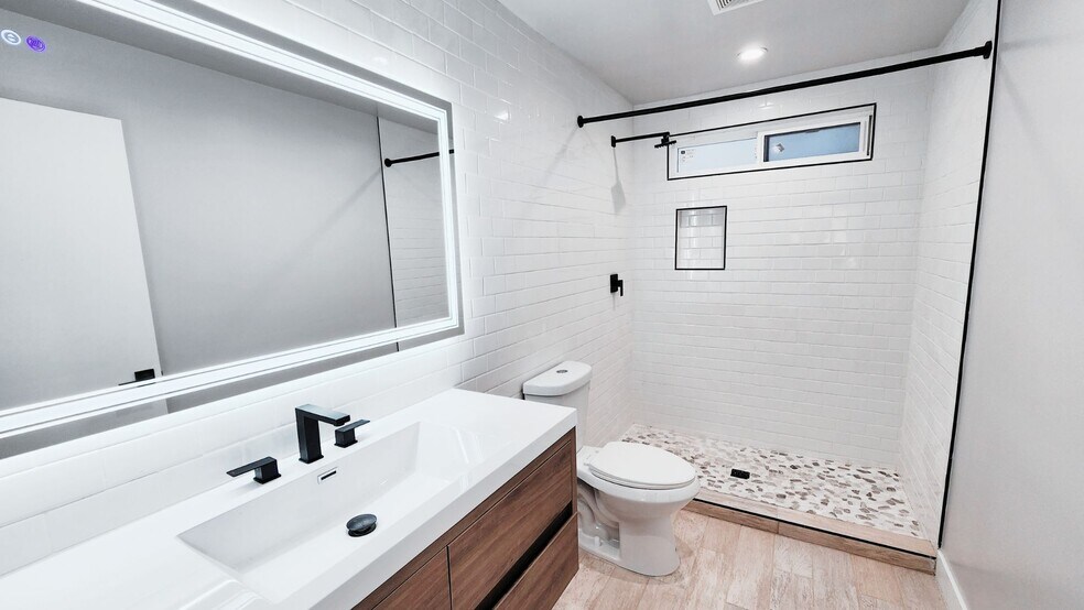 More Photos Of 5150 Ithaca Ave, Los Angeles Multifamily For Sale