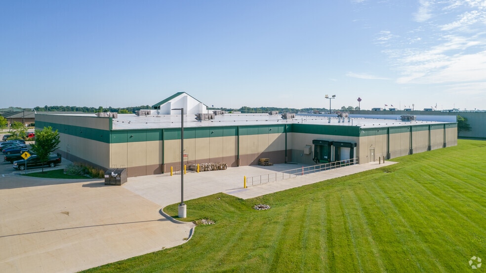 More Photos Of 8757 Delta Market Dr, Lansing Freestanding For Lease
