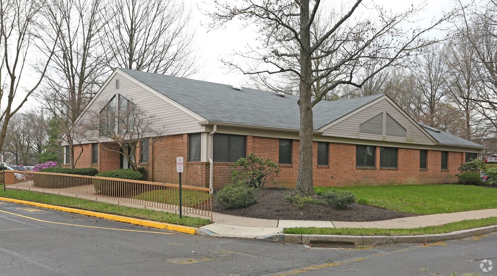 More Photos Of 360 Middletown Blvd, Langhorne Medical For Sale