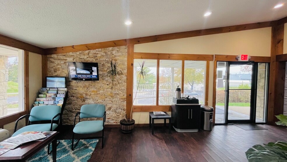 More Photos Of 282 North Ave, Washington Hotel For Sale