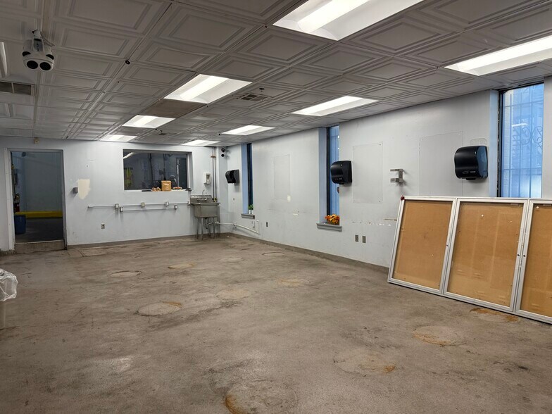 More Photos Of 4001 N American St, Philadelphia Warehouse For Lease