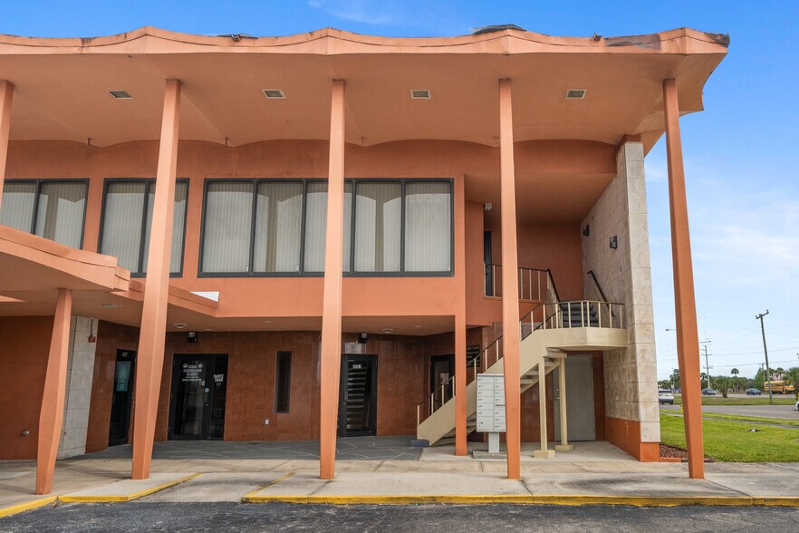 More Photos Of 3524 Tamiami Trl, Port Charlotte Medical For Lease