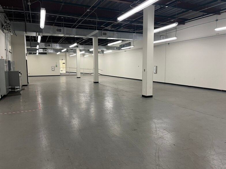 More Photos Of 2703 N Central Expy, Richardson Unknown For Lease