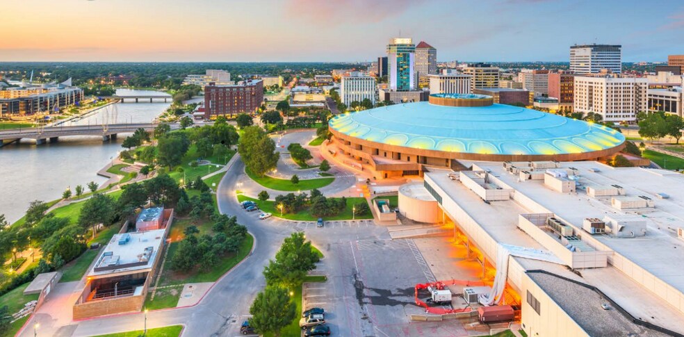 More Photos Of 402 S Martinson St, Wichita Apartments For Sale