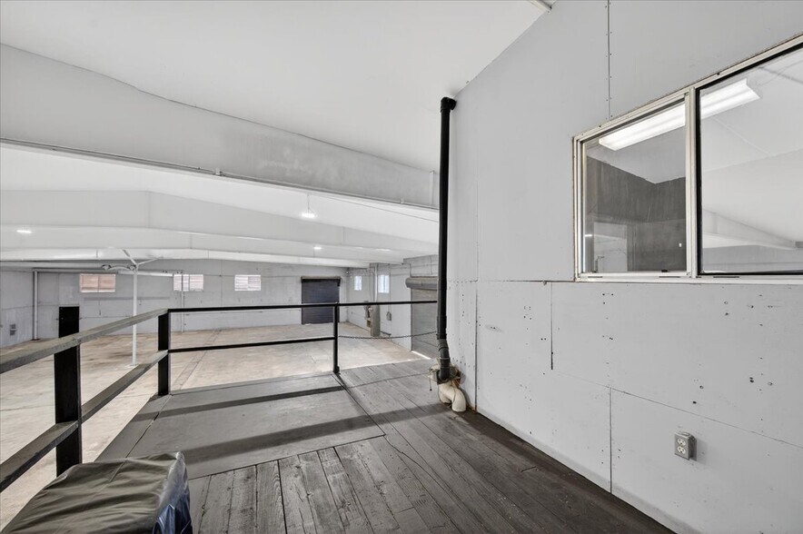 More Photos Of 749 N Plano St, Porterville Warehouse For Sale