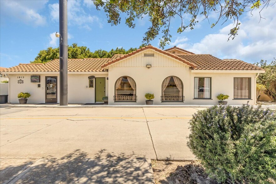 More Photos Of 1013 Front St, Soledad Hotel For Sale