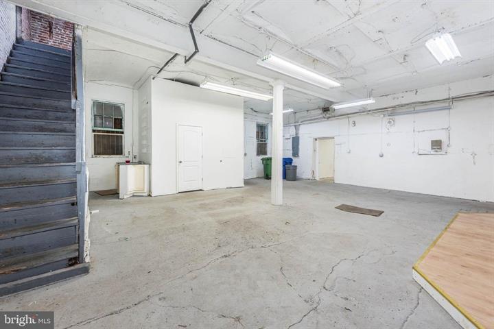More Photos Of 242 S Dean St, Baltimore Warehouse For Lease