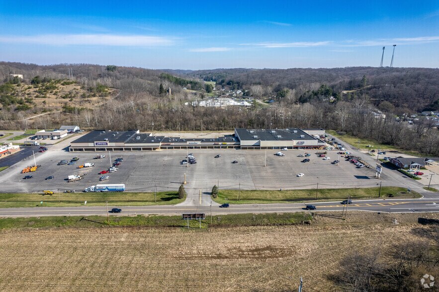 More Photos Of 142 Hocking Mall, Logan Unknown For Lease