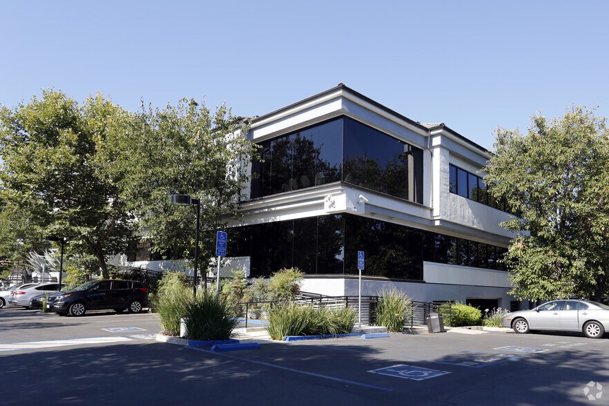 More Photos Of 5115 Clareton Dr, Agoura Hills Medical For Lease