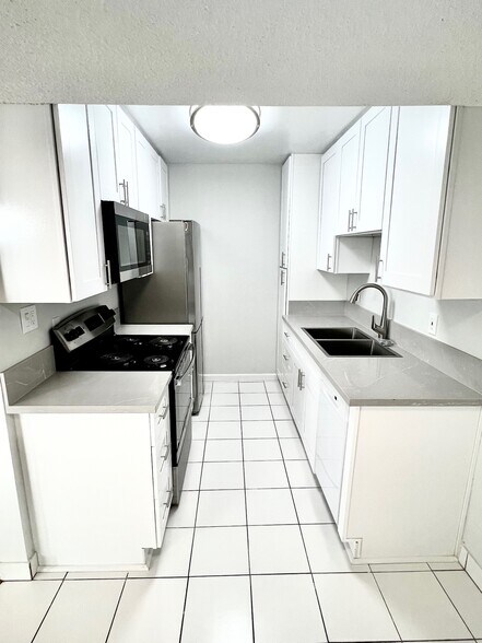 More Photos Of 502 N Elena Ave, Redondo Beach Apartments For Sale