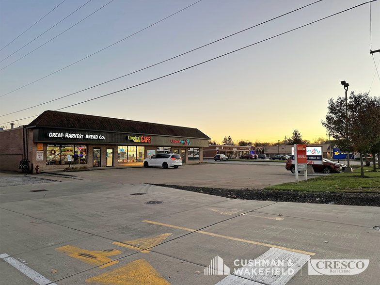 Primary Photo Of 9430-9440 Mentor Ave, Mentor Restaurant For Sale