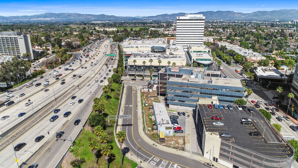 More Photos Of , Sherman Oaks General Retail For Sale