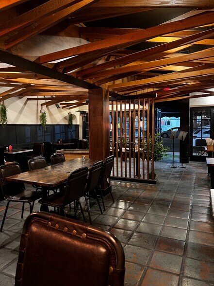 More Photos Of 7455 Melrose Ave, Los Angeles Restaurant For Lease