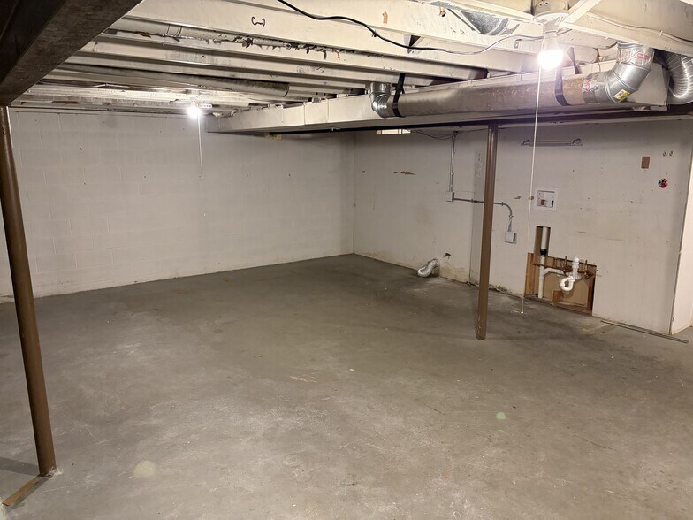 More Photos Of 27051 Southfield Rd, Lathrup Village Freestanding For Sale