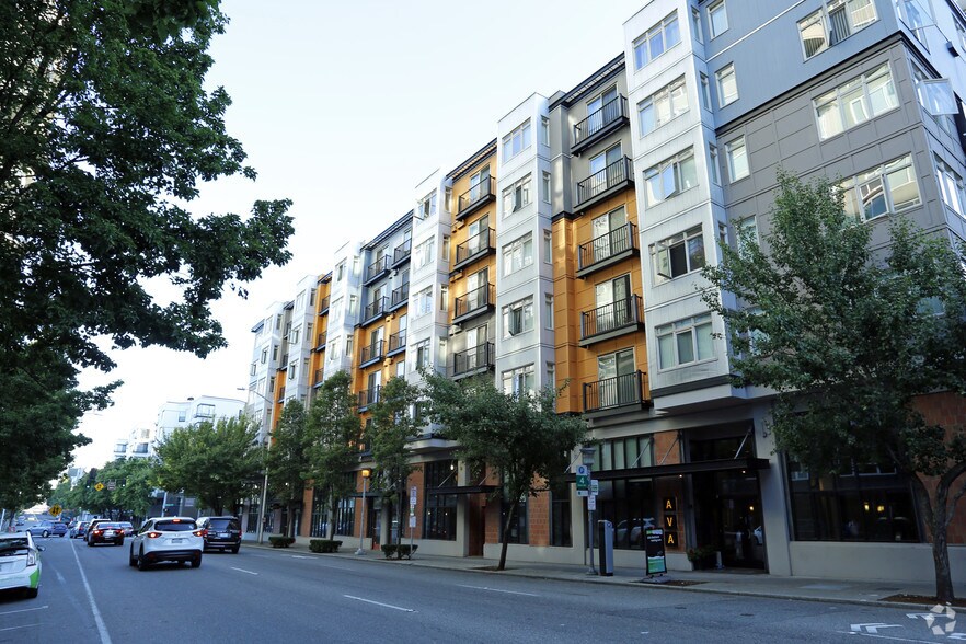 Primary Photo Of 2800-2816 Western Ave, Seattle Apartments For Lease