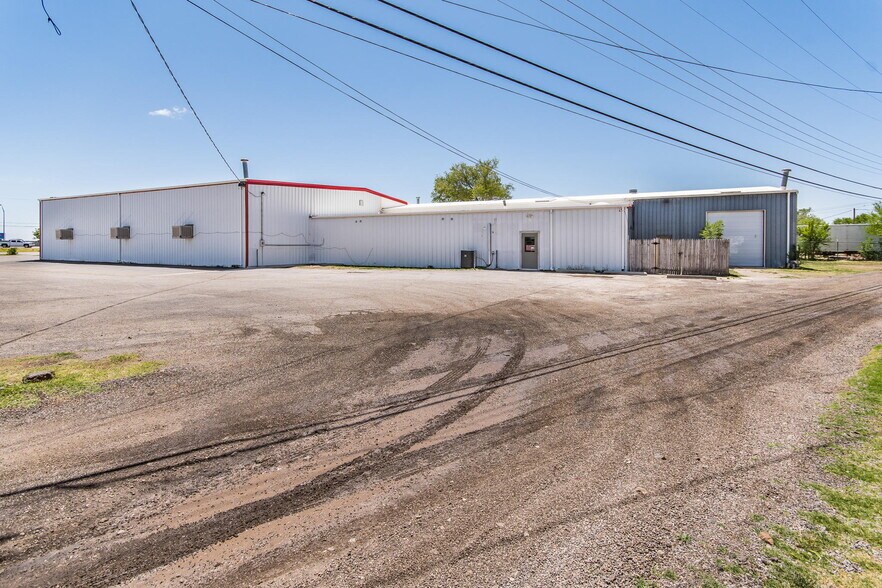 More Photos Of 5740 Canyon Dr, Amarillo Warehouse For Sale