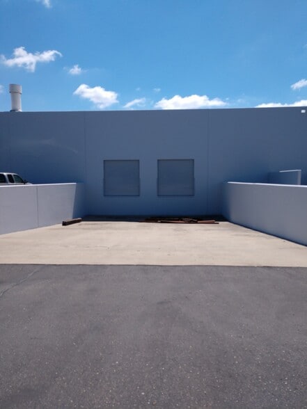 More Photos Of 27 Hughes, Irvine Warehouse For Sale