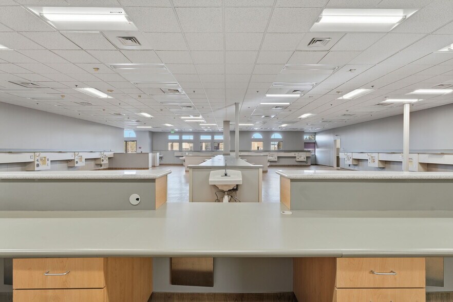 More Photos Of 6825 Burden Blvd, Pasco Medical For Lease