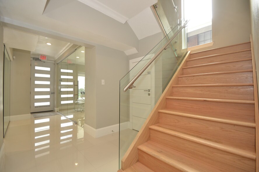 More Photos Of 1644 W Alabama St, Houston Loft Creative Space For Lease