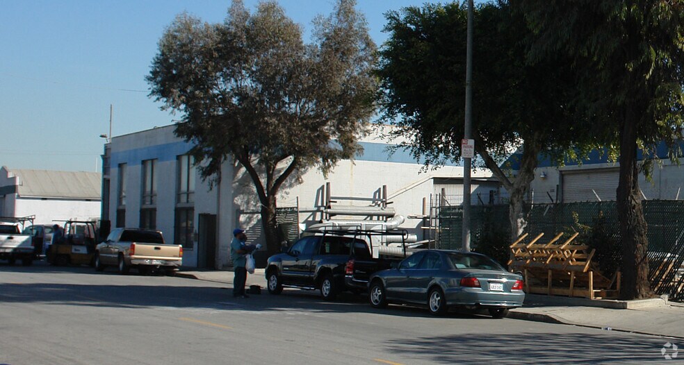More Photos Of 2120 W 15th St, Long Beach Warehouse For Lease