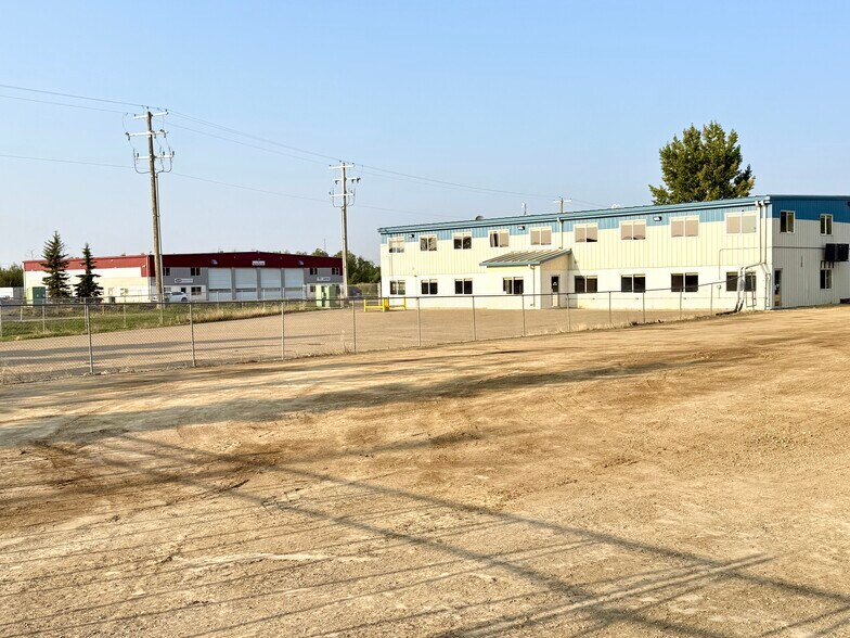 More Photos Of 8 Van Der Horn Way, Red Deer County Truck Terminal For Sale